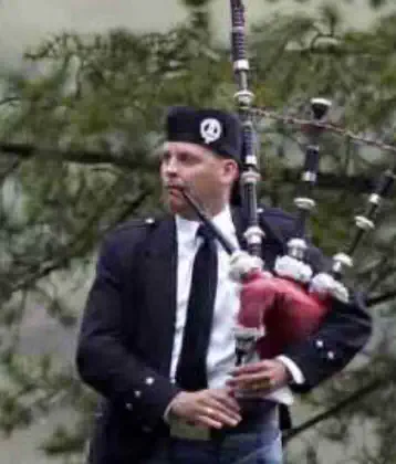 Bagpiper