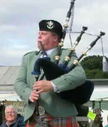 Bagpiper