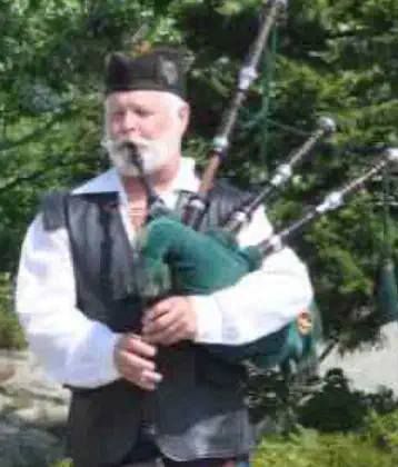 Bagpiper