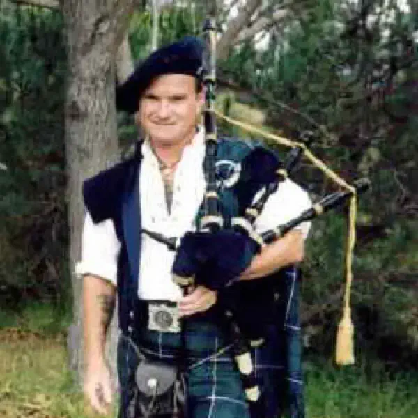 Hamish Burgess, bagpiper