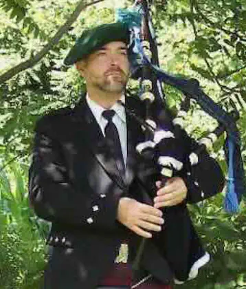 Bagpiper