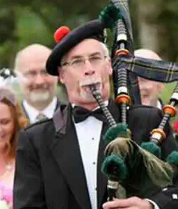 Bagpiper