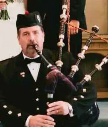 Bagpiper