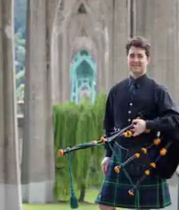 Bagpiper