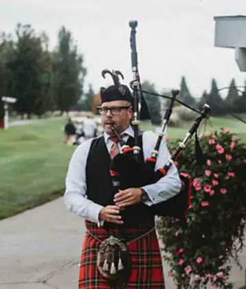 Bagpiper