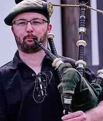 Bagpiper