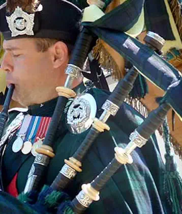 Bagpiper