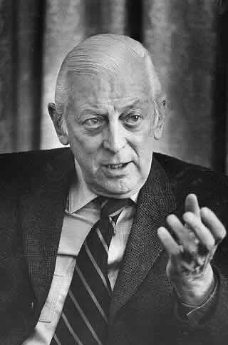 Alistair Cooke, journalist, is born